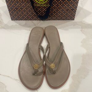Tory Burch Leather Flip Flops Size 9.5